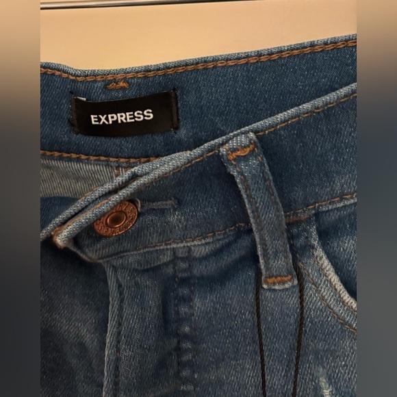 NWT Express High Rise Mom Denim Shorts, Size 2 - Picture 4 of 9